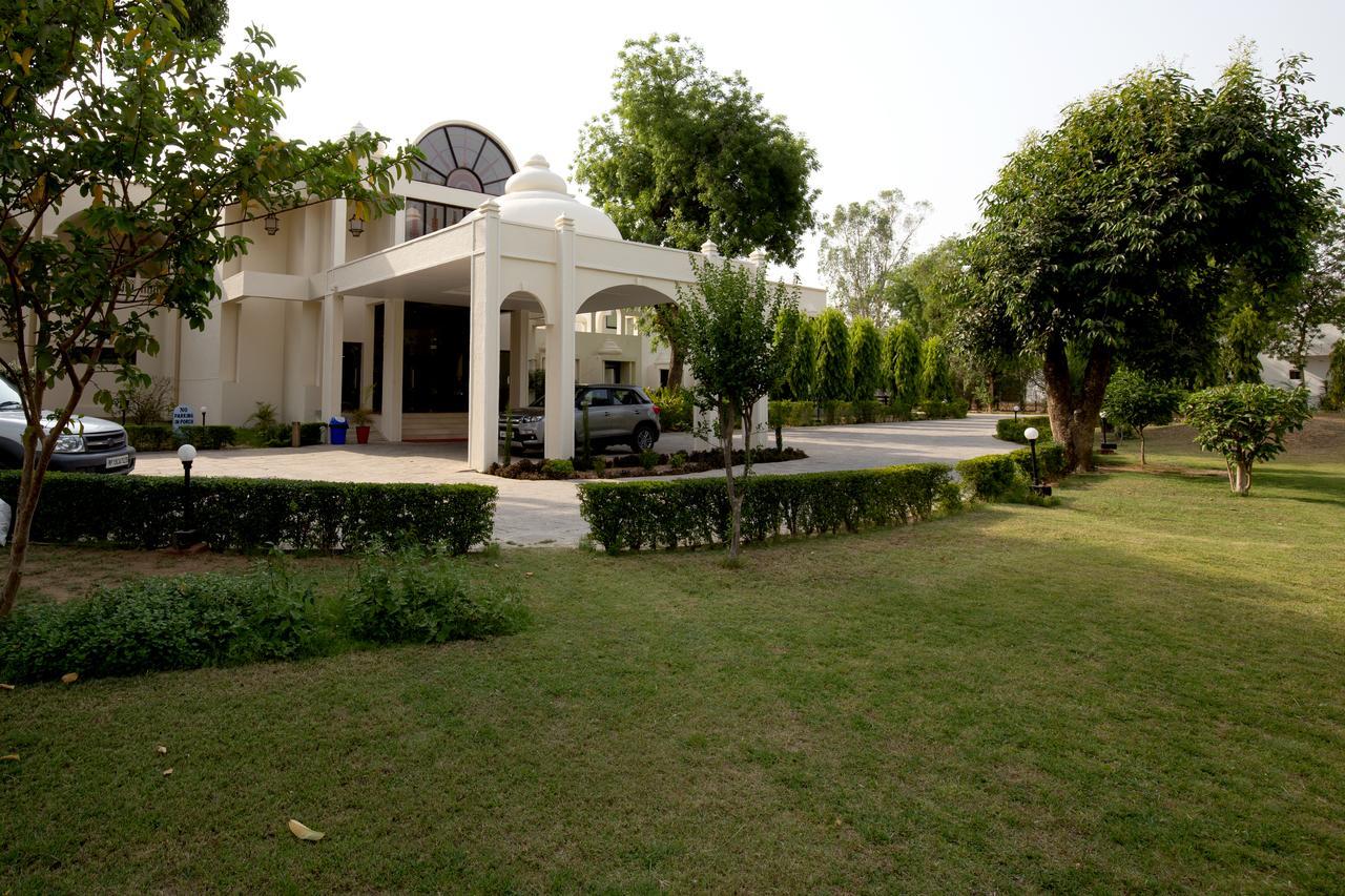 Mint Bundela Resort Khajuraho Exterior photo